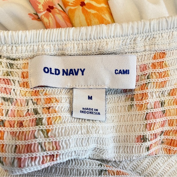 Old Navy smocked top flower sundress with POCKETS!! Size Medium - Picture 6 of 9